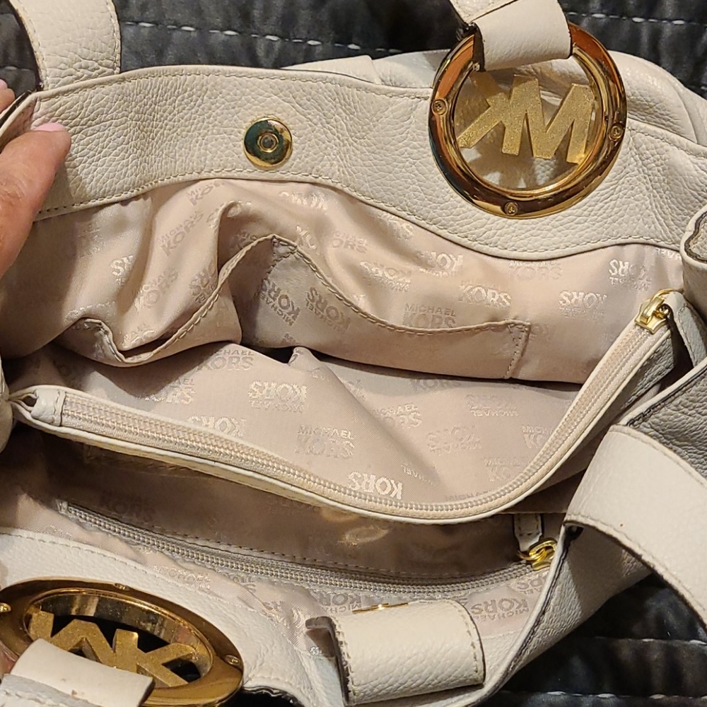 Michael Kors leather purse - Picture 4 of 6
